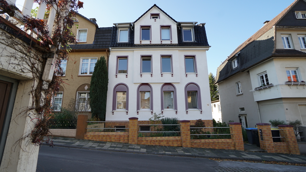 4 Fam.-Jugendstilhaus mit 1 freien Wohnung in guter Lage von Solingen